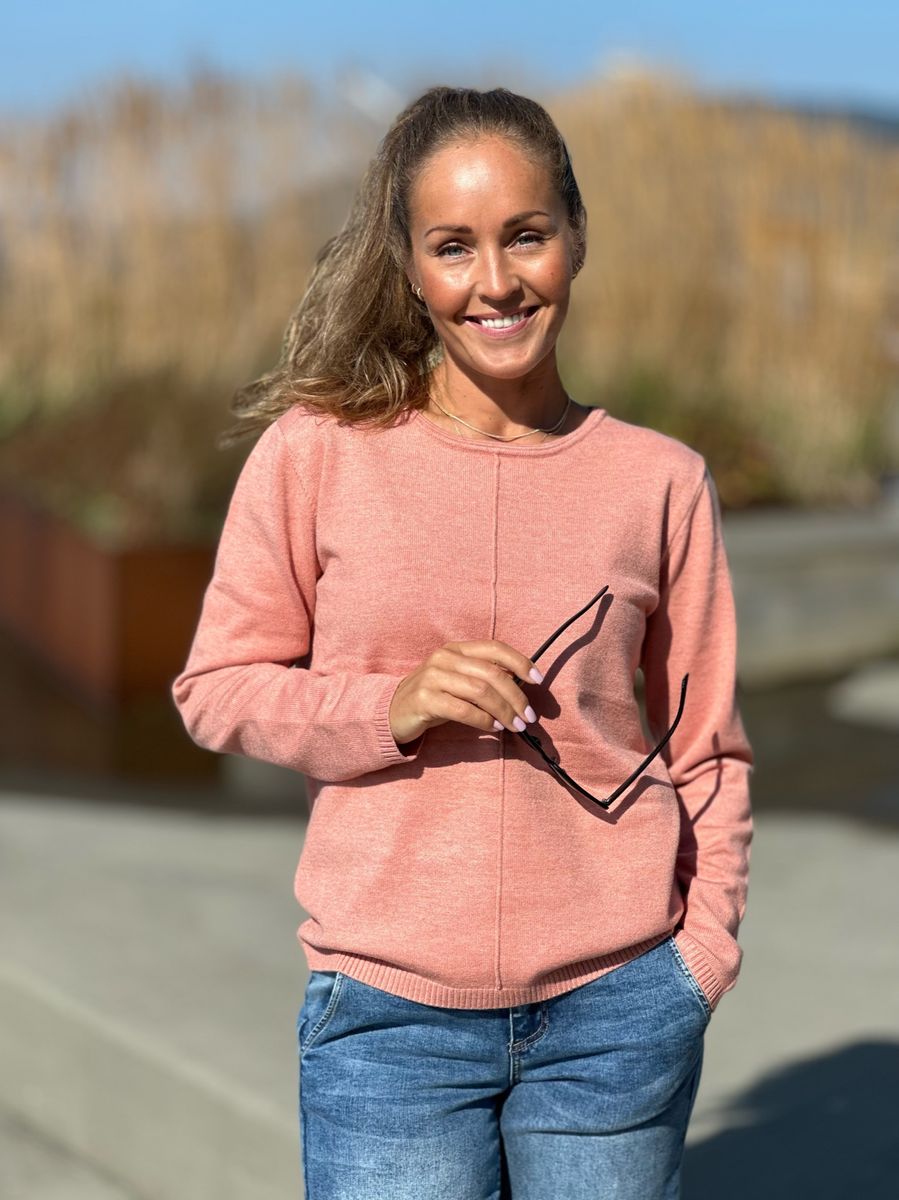 CLAURA STRIKKEGENSER M/RUND HALS - ROSE DAWN MELERT
