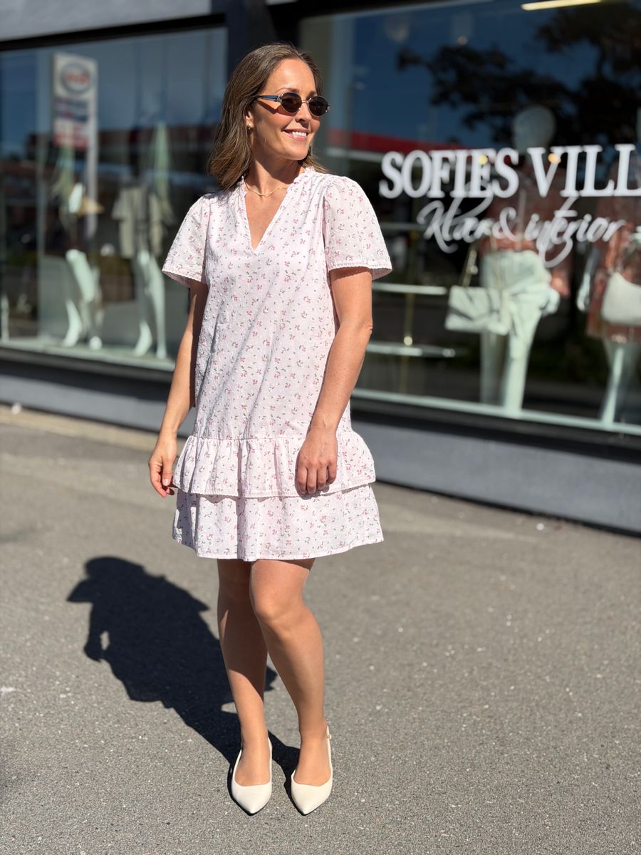 TRINE KJOLE - ROSA BLOMSTER