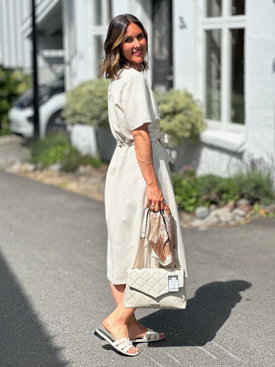 PRISILLA KJOLE - LYS SAND