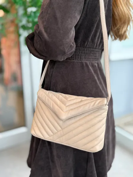 Hovedbilde BOXY SKINN VESKE - SAND