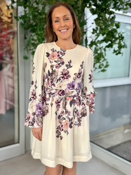 Hovedbilde SOFILA KJOLE FLOWER - CREAM