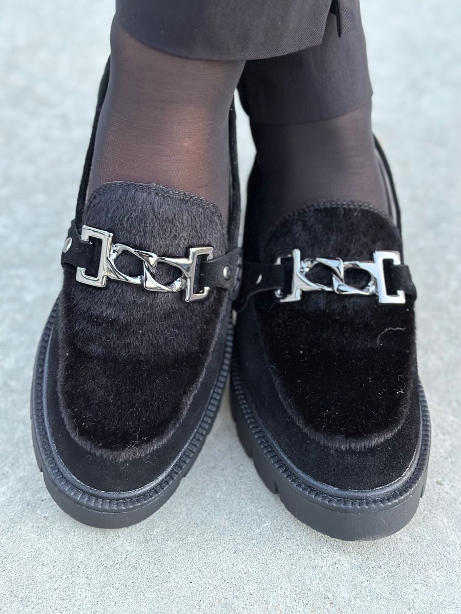 LOAFER I SKINN M/SPENNE - SORT