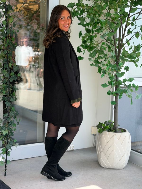CLAUDIA KÅPE  - SORT