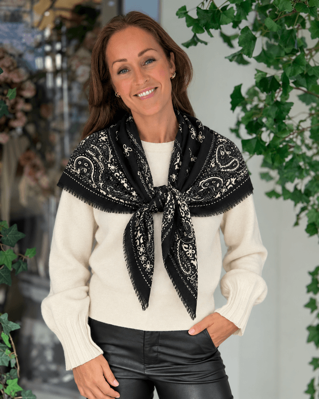 SKJERF PAISLEY ULLMIX - SORT / OFFWHITE