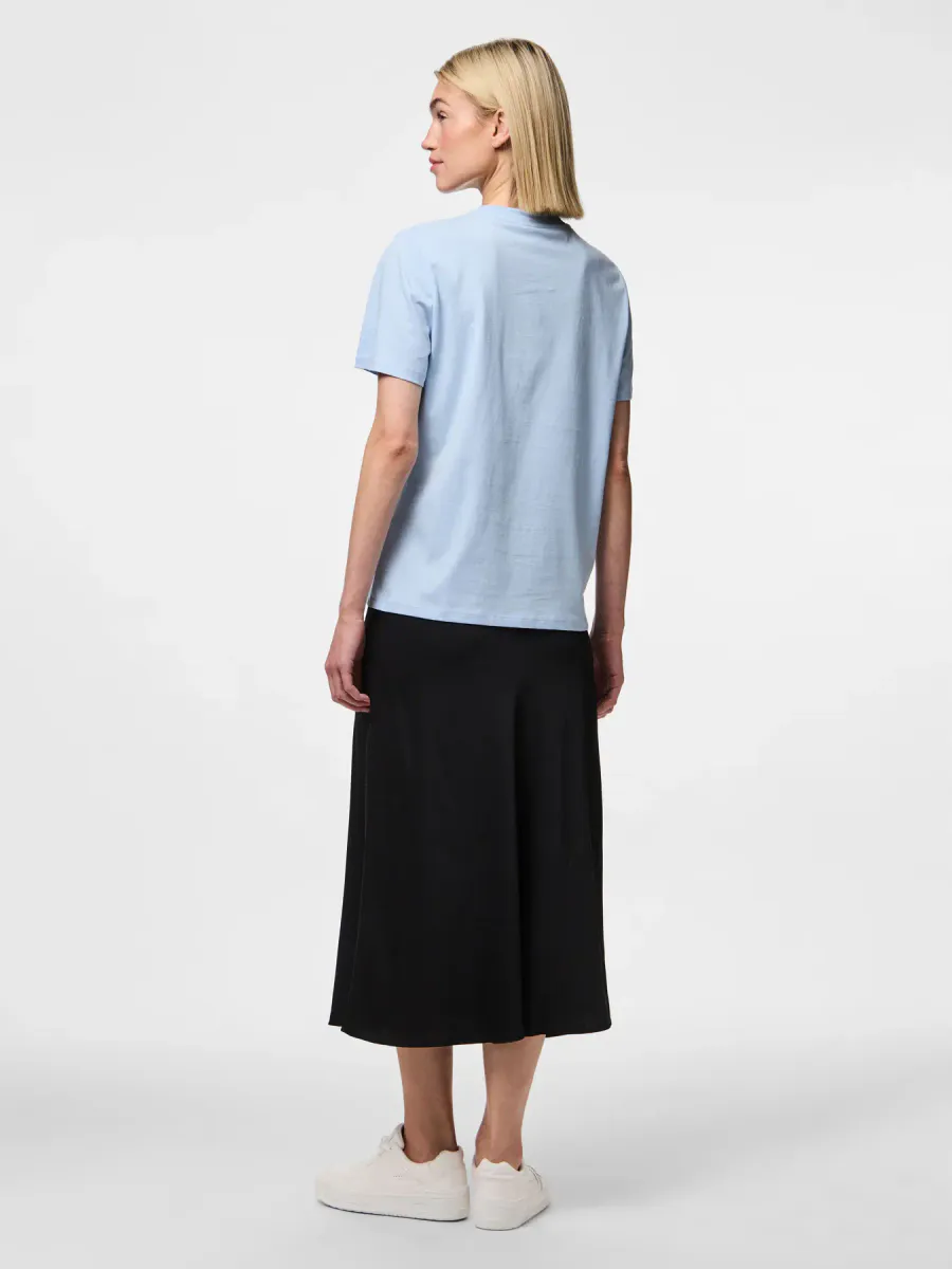 RIA T-SHIRT - LYS BLÅ