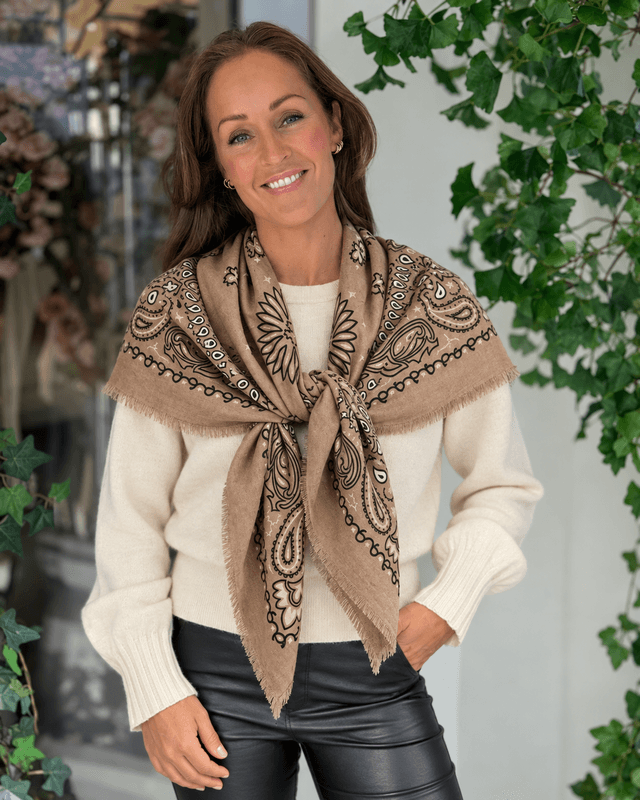 SKJERF FIRKANTET ULLMIX - CAMEL / OFFWHITE / SORT
