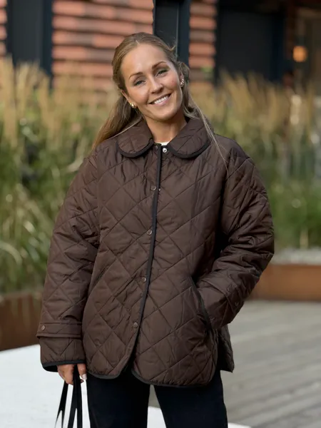 Hovedbilde EMILY QUILTET JAKKE - BRUN