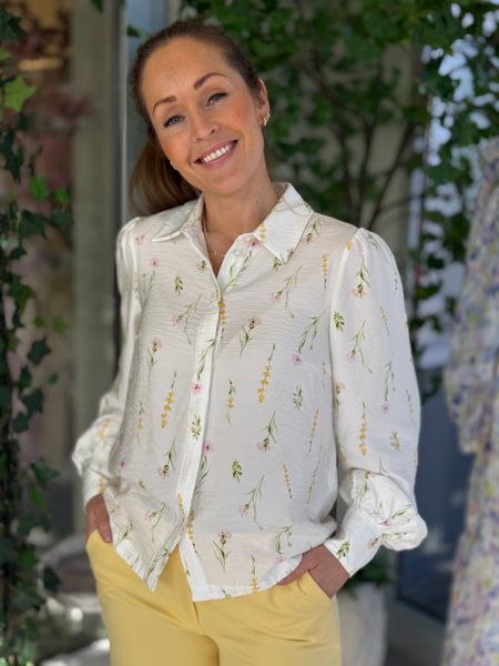 Hovedbilde GITI LORE SKJORTE FLOWER - OFFWHITE