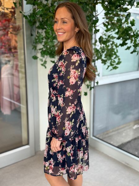 Hovedbilde EMMA MIDI KJOLE FLOWER - NAVY