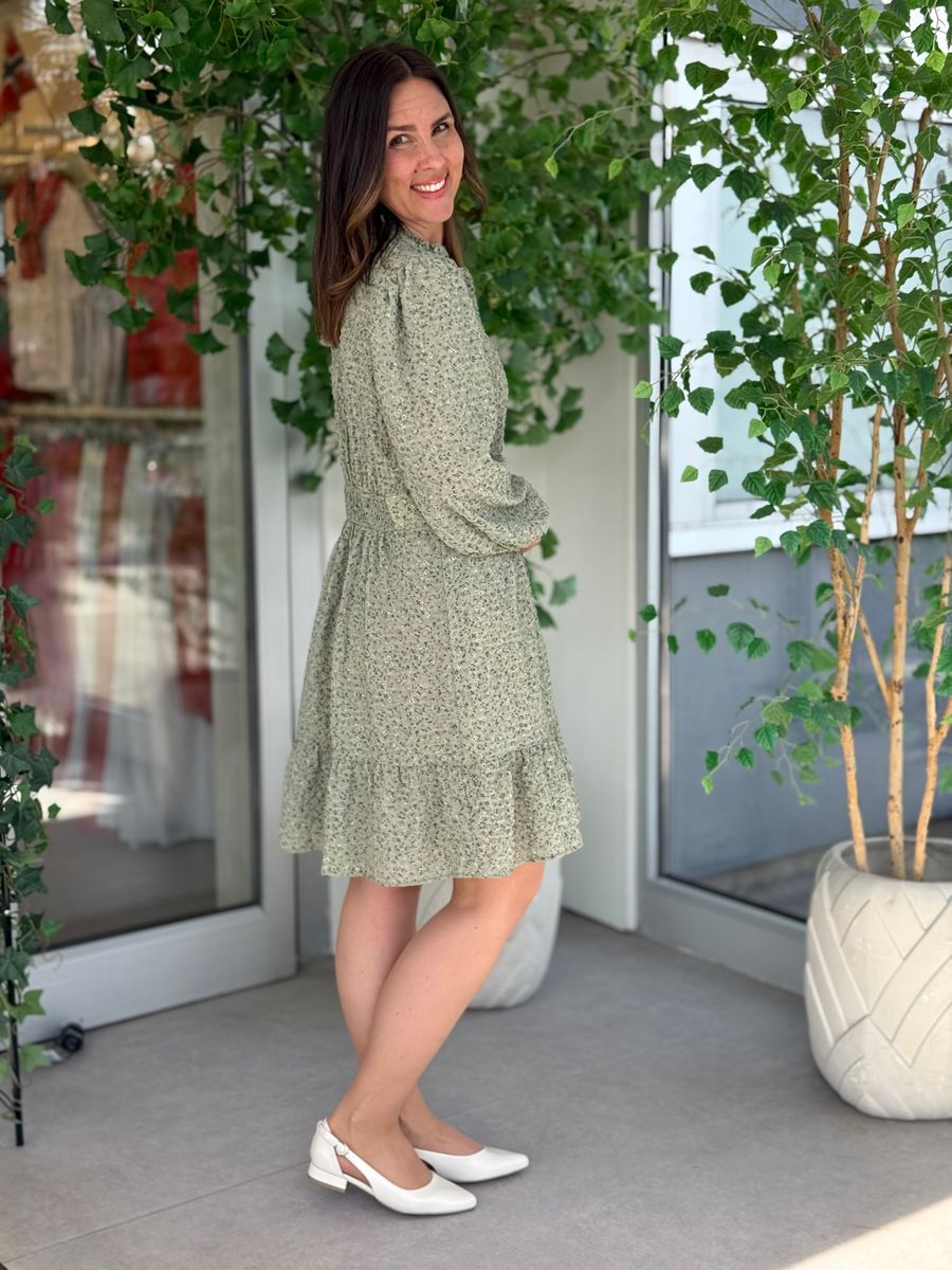 NOELLE KJOLE M/BLOMSTER - GRØNN