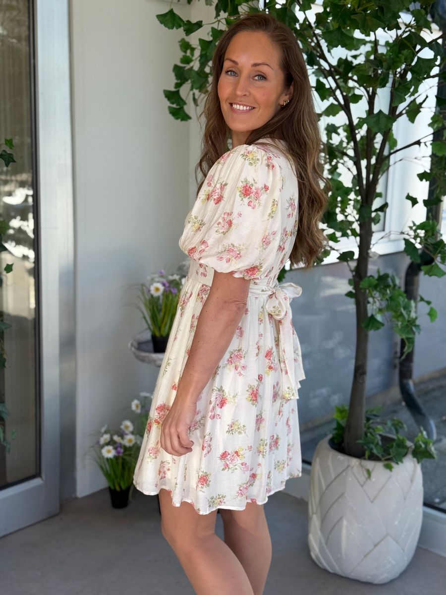 BELLA KJOLE - ROSA BLOMSTER