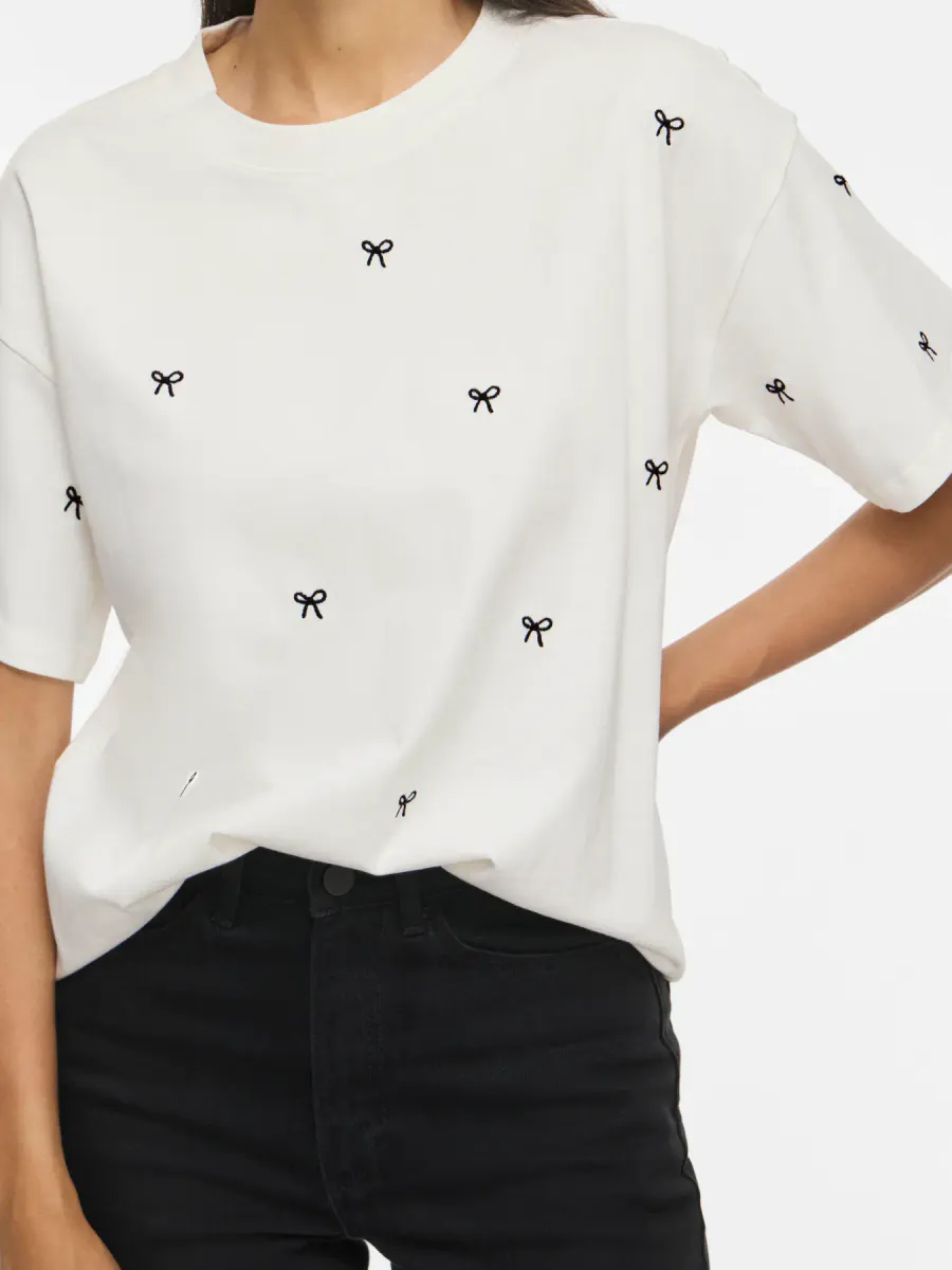 MONIE T-SHIRT M/BOW - HVIT 