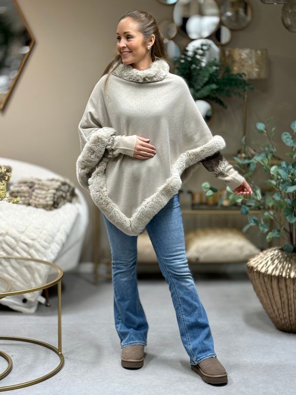 PONCHO M/LUREX & FAKE FUR - SAND