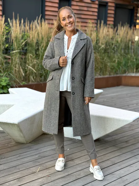 Hovedbilde NADIM KÅPE - MULDVARP / MOONBEAM