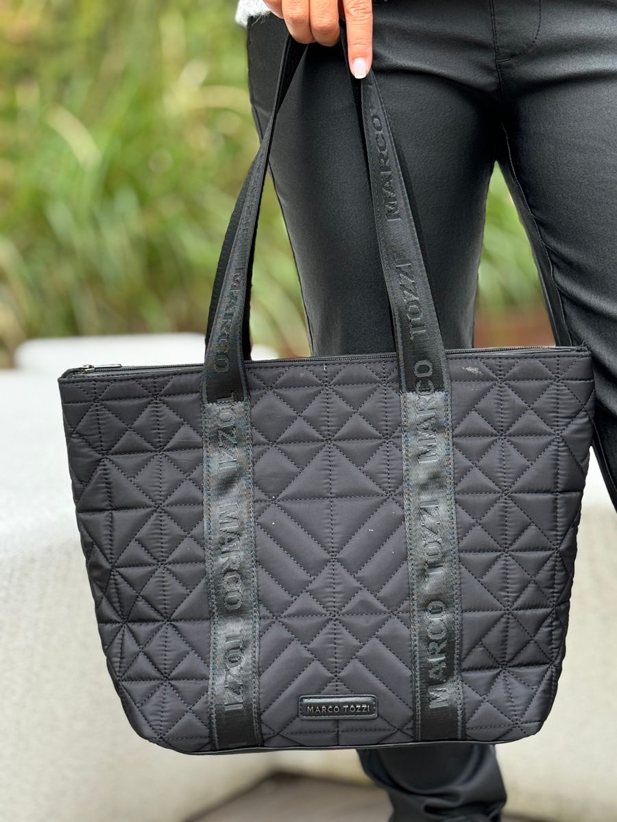 VESKE QUILTET - SORT