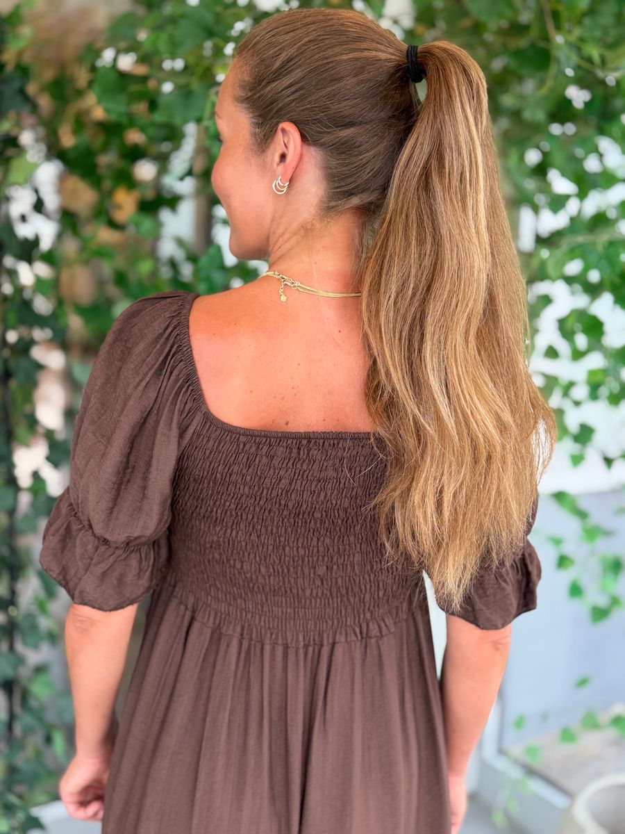 EMILIE SMOCK KJOLE - BRUN