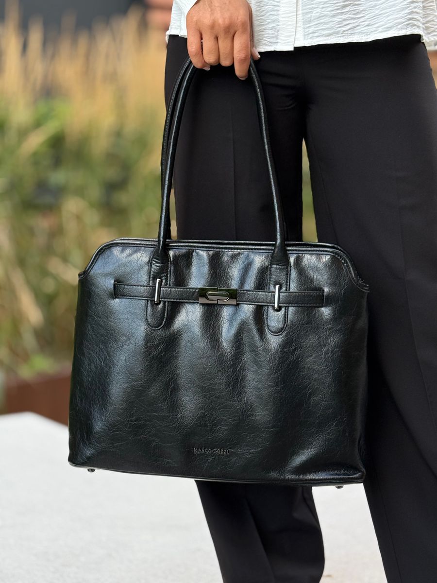 VESKE M/METALL DETALJ - SORT