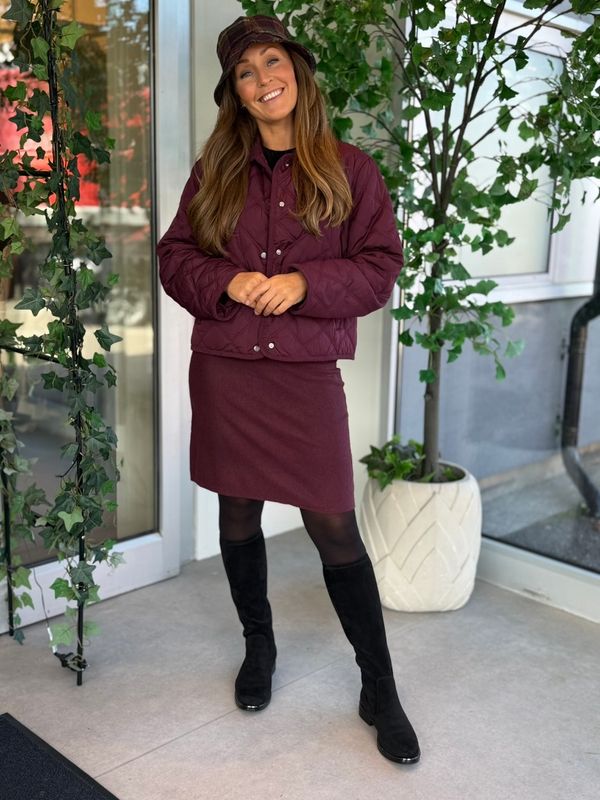 MARTA BØTTEHATT - PLOMME/OLIVEN/BRUN