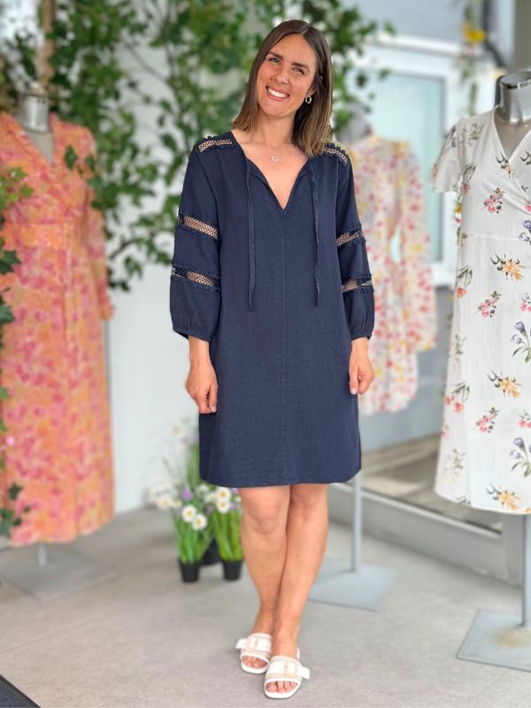 LALUNA LIN/VISCOSE KJOLE M/EMBRO - NAVY