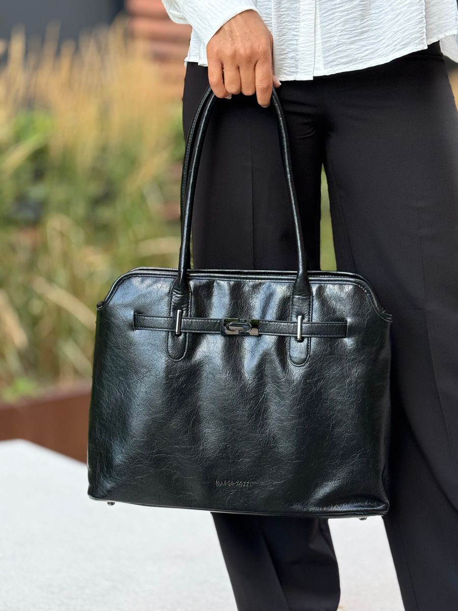 VESKE M/METALL DETALJ - SORT