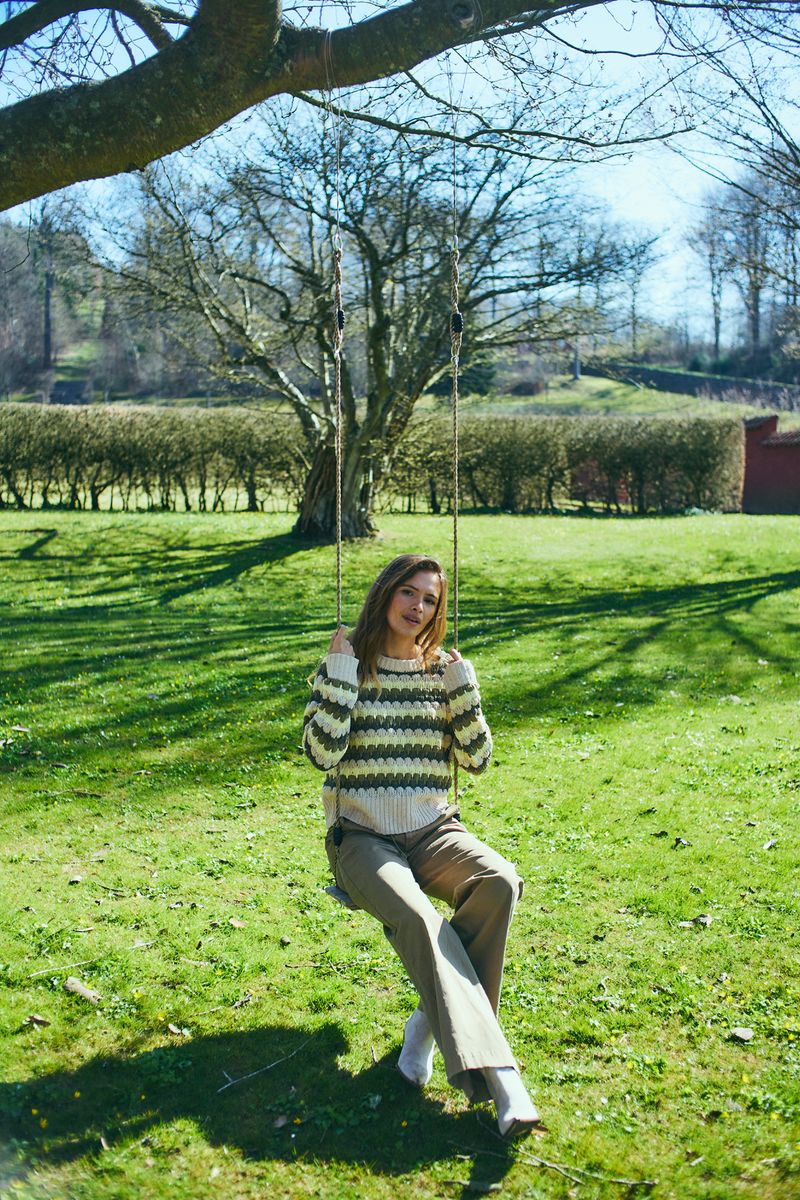 NEZZY GENSER - MOONBEAM / MULDVARP