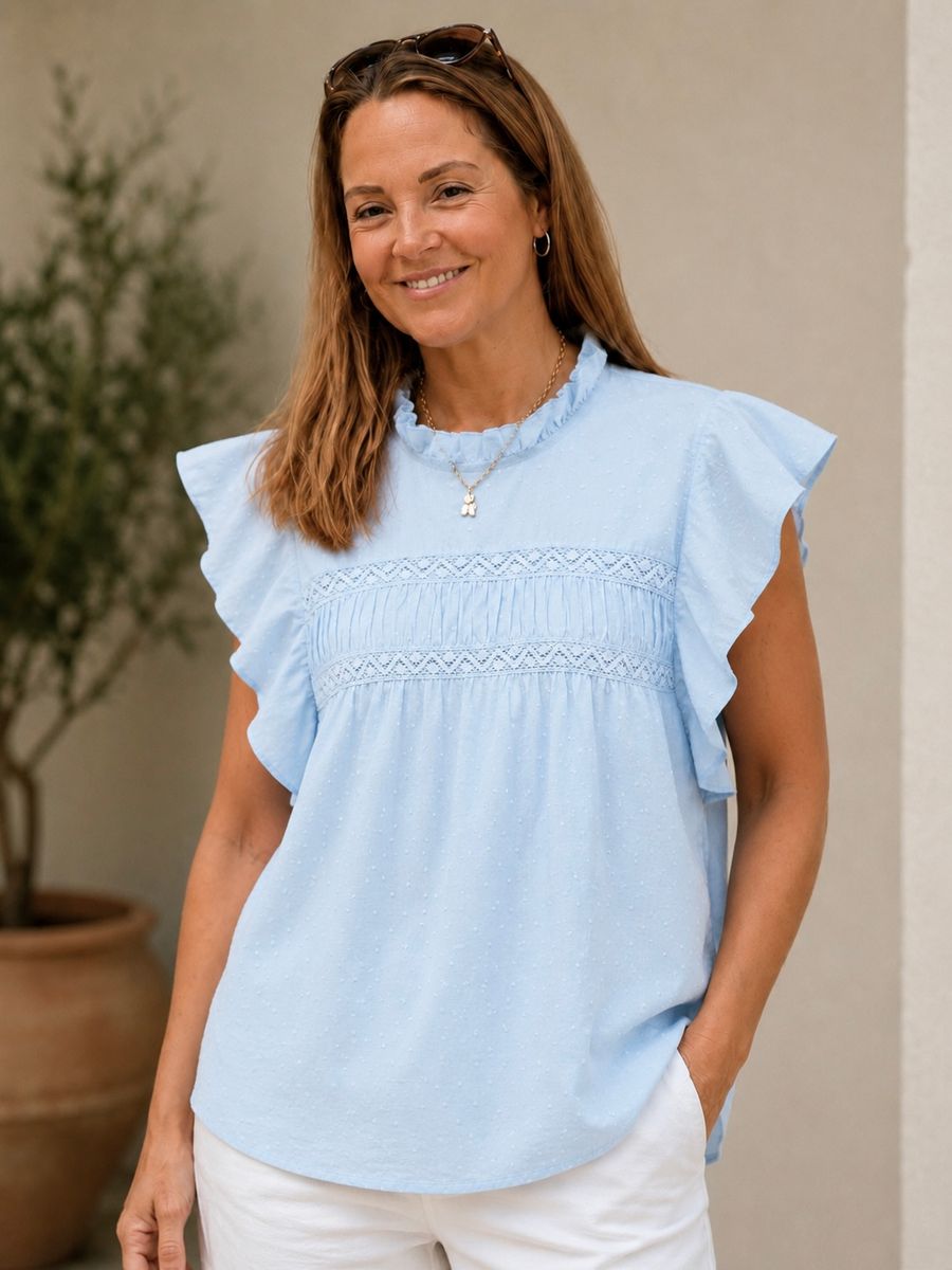 TRINE BLUSE / TOPP - LYS BLÅ