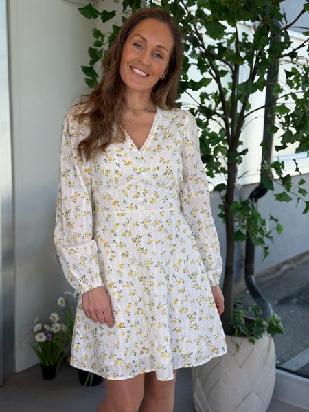 Hovedbilde MAYA SOFIA KJOLE - GULE BLOMSTER