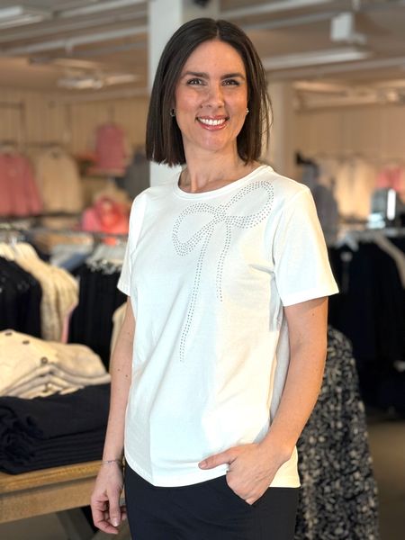 Bilde av FENJAL T-SKJORTE M/SLØYFE - OFFWHITE