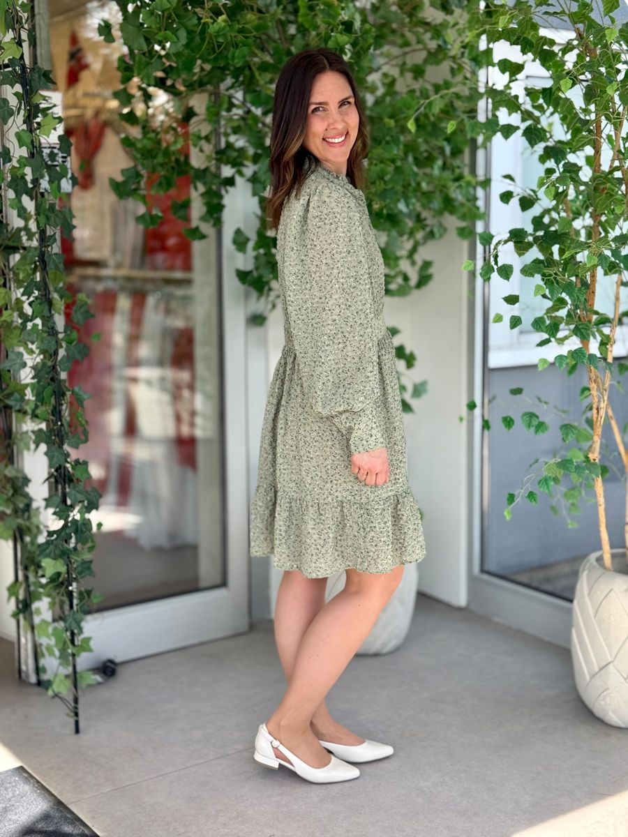 NOELLE KJOLE M/BLOMSTER - GRØNN