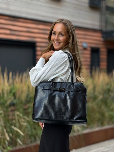 Hovedbilde VESKE M/METALL DETALJ - SORT