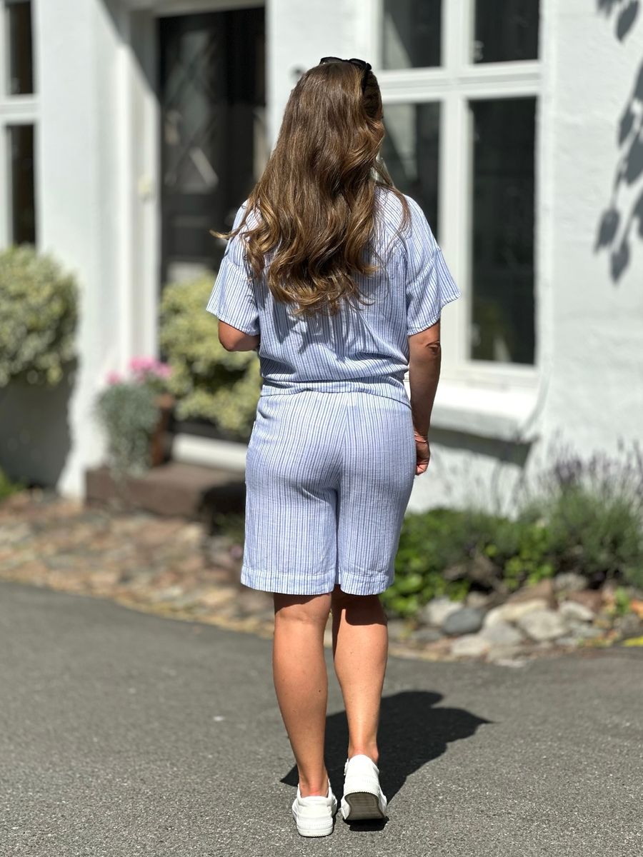LAVARA SHORTS STRIPES - DENIMBLÅ/HVIT